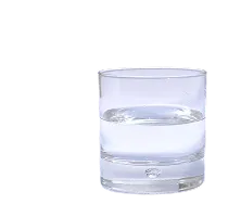 Стакан с наливаемой в него чистой водой.