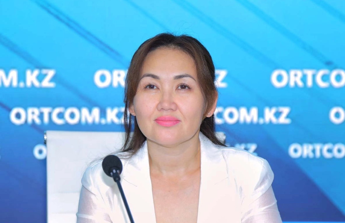 Here's a concise alt text description:

